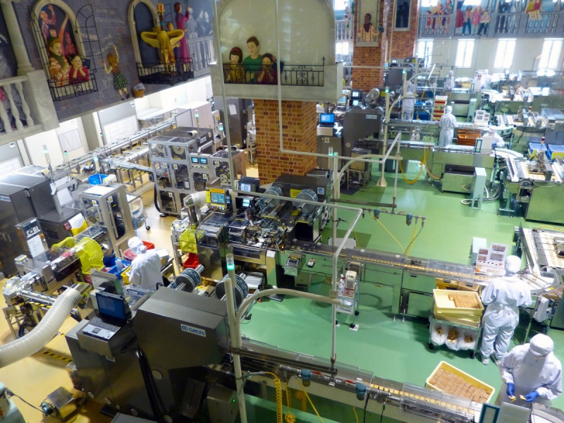 chocolaterie-LA TOUR-min_japan_sapporo_chocolate_factory_label_packaging_cookie_machine_operators-961509